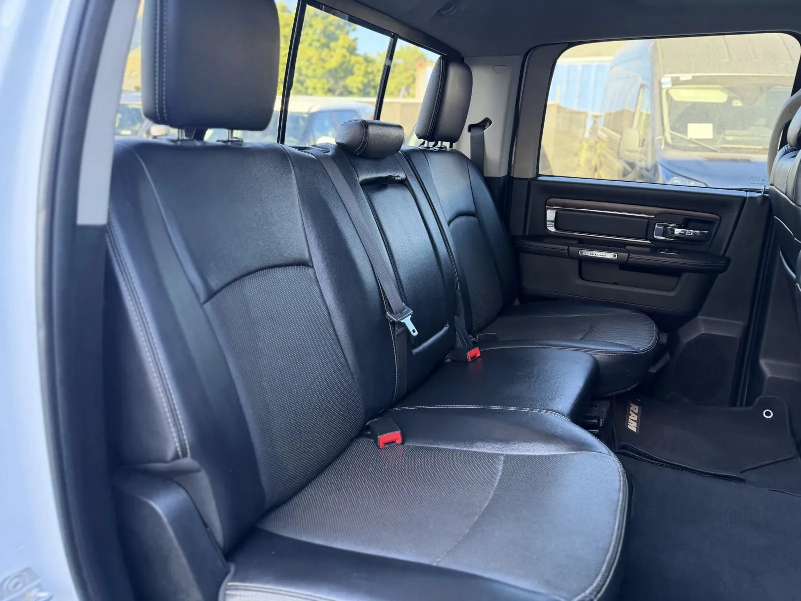 Used 2017 RAM 1500 Laramie AWD/4WD image 18
