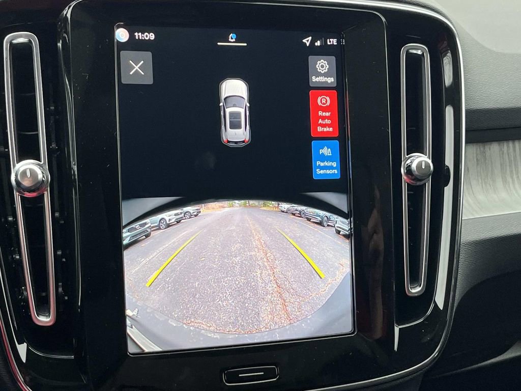 New 2026 Volvo XC40 B4 Core w/ Climate Package image 29