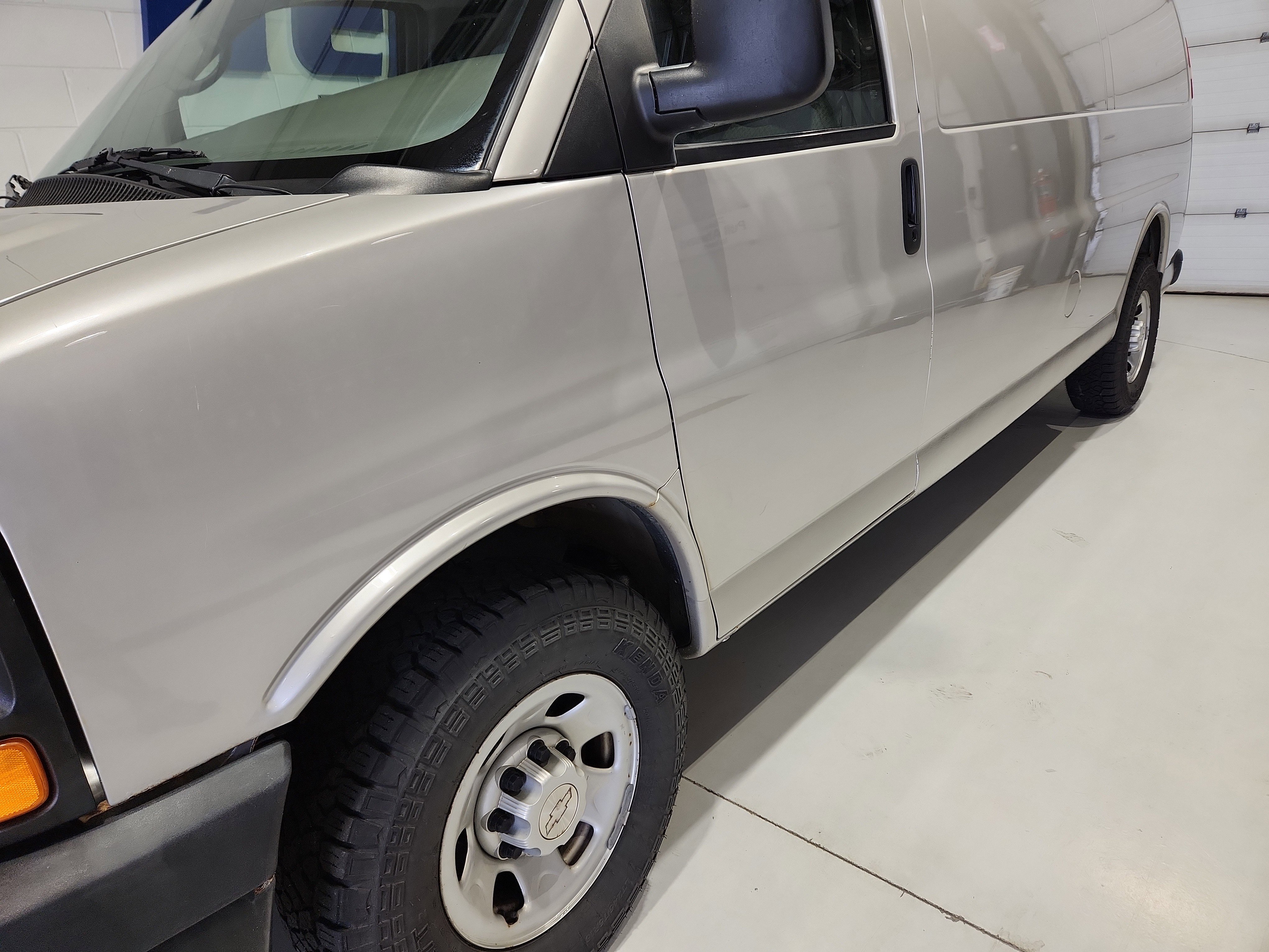 Used 2009 Chevrolet Express 2500 Extended image 18