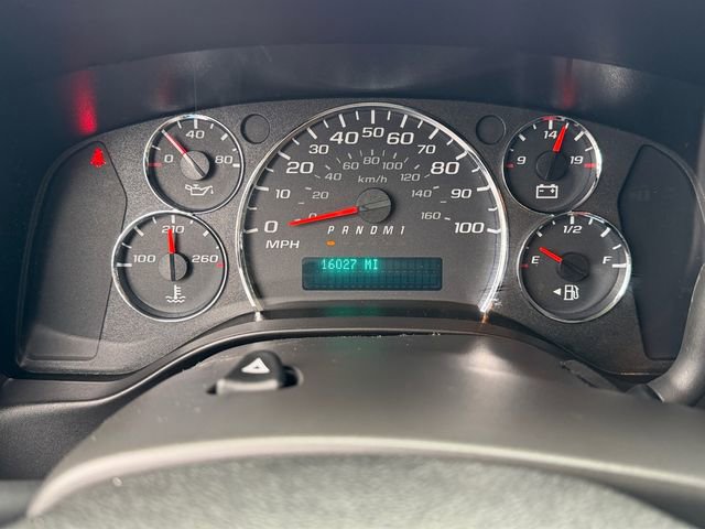 Used 2024 Chevrolet Express 2500 w/ Driver Convenience Package image 19