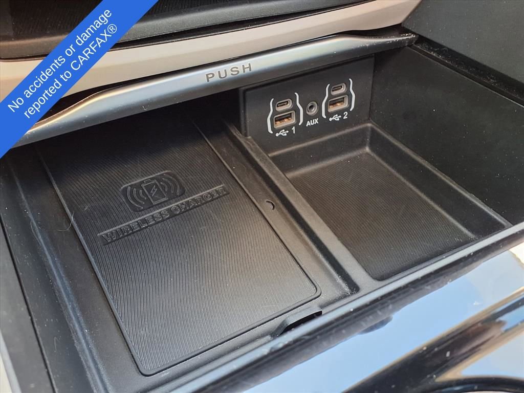 Used 2023 Chrysler Pacifica Limited image 28