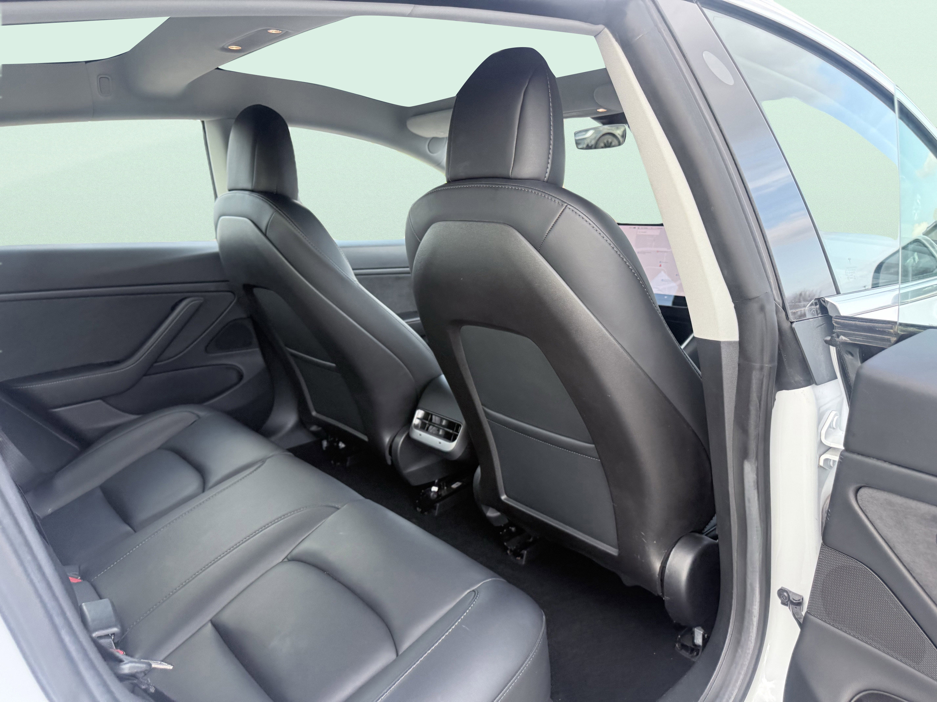 Used 2020 Tesla Model 3 Long Range image 40