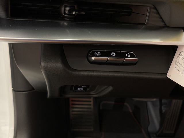 New 2026 Chevrolet Corvette Stingray Coupe w/ Chrome Exterior Badge Package image 18