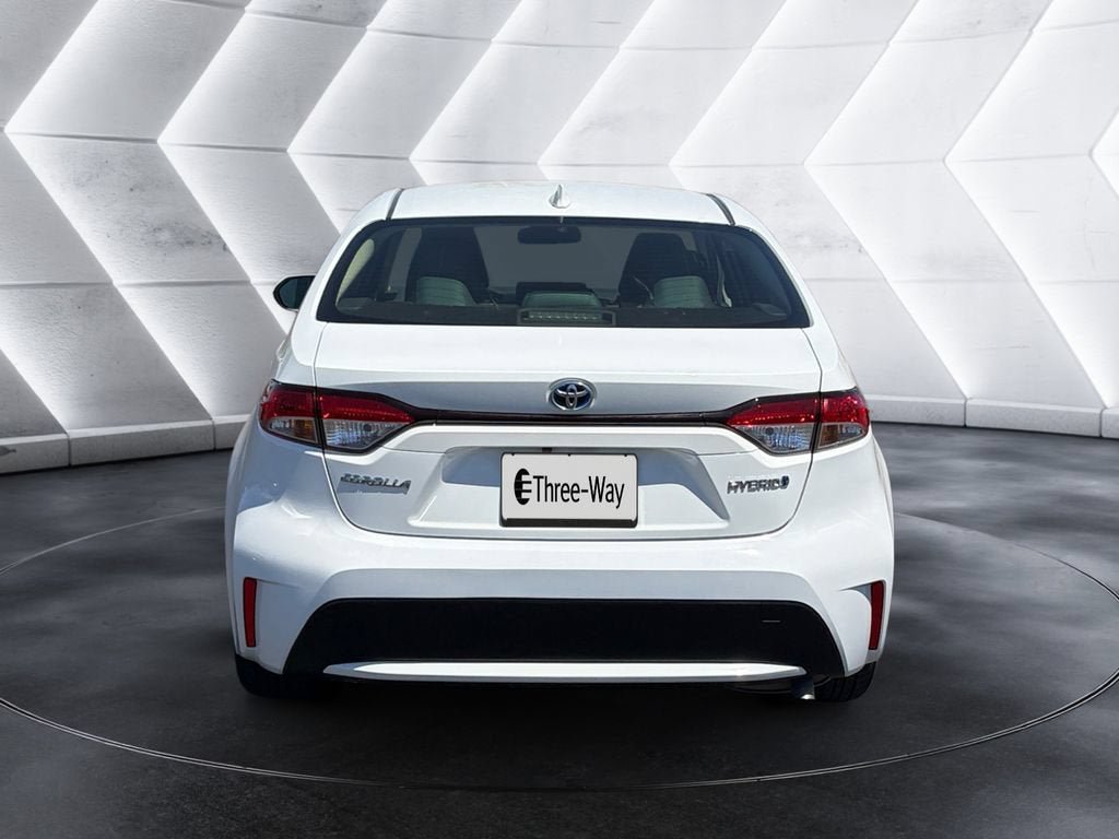 Used 2022 Toyota Corolla LE FWD image 4