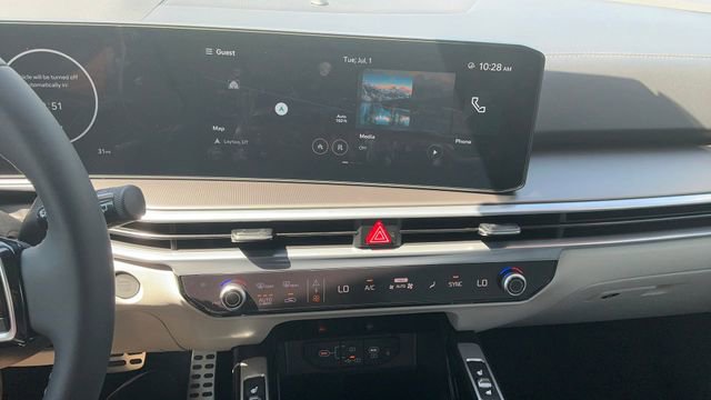 Certified 2025 Kia Sorento SX image 34