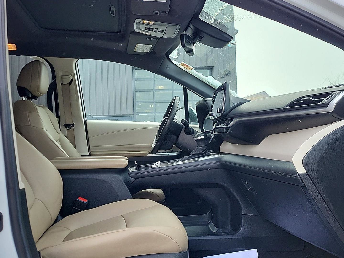 Used 2024 Toyota Sienna XLE image 13