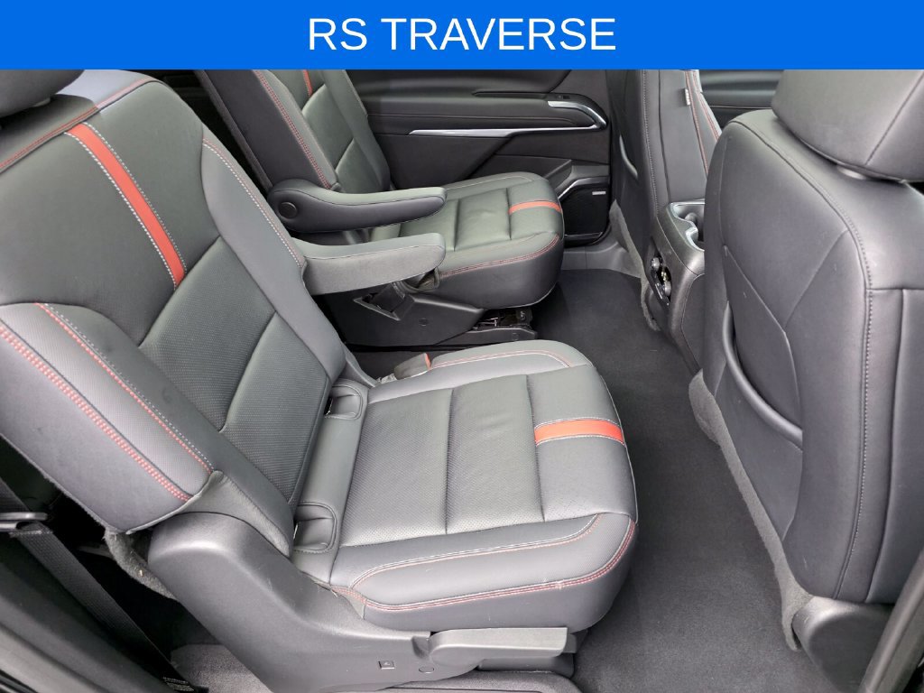 Used 2024 Chevrolet Traverse RS FWD image 30