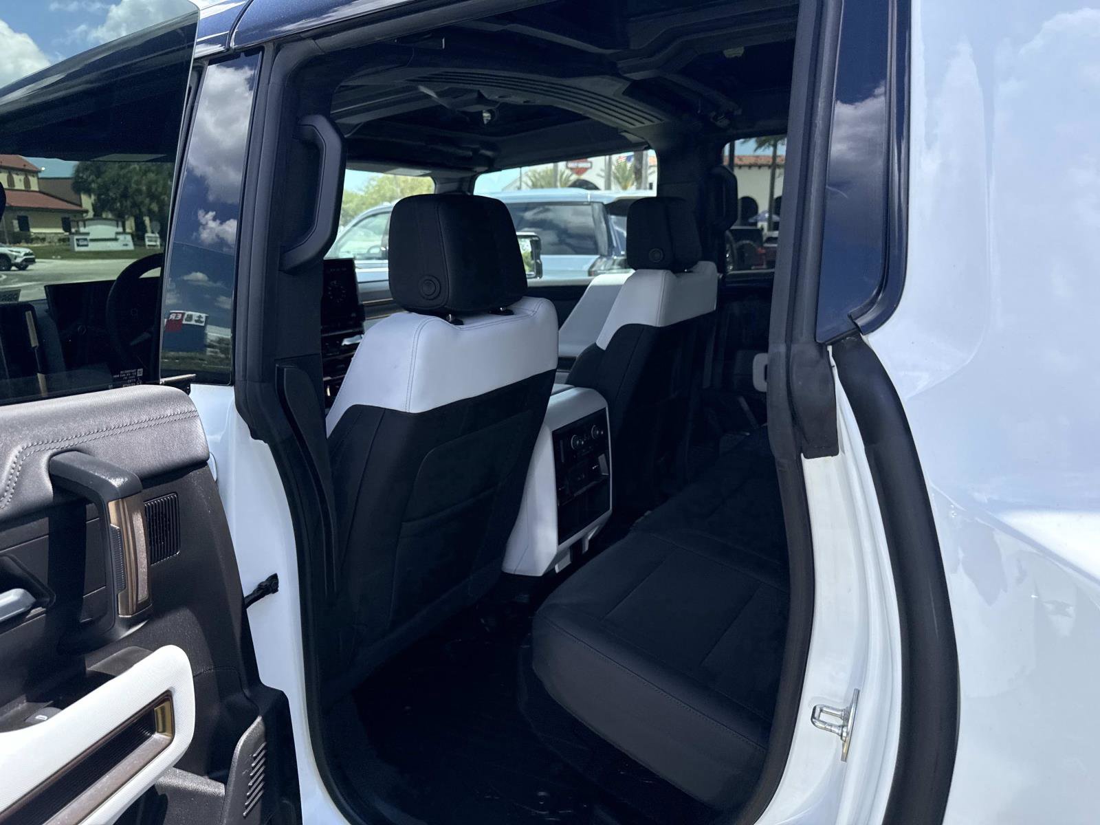 Used 2024 GMC Hummer EV 2X AWD/4WD image 12