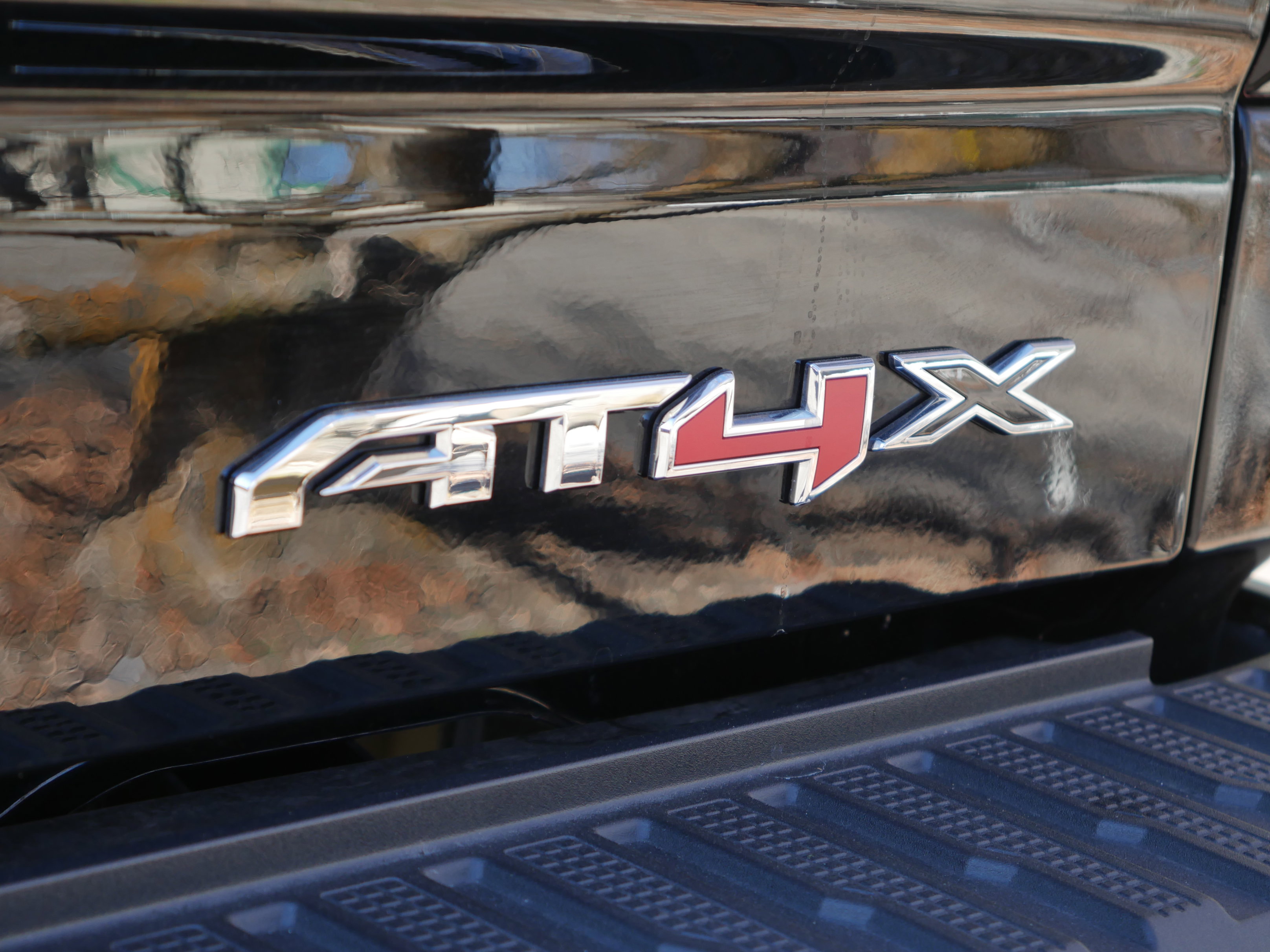 Used 2022 GMC Sierra 1500 AT4X image 24