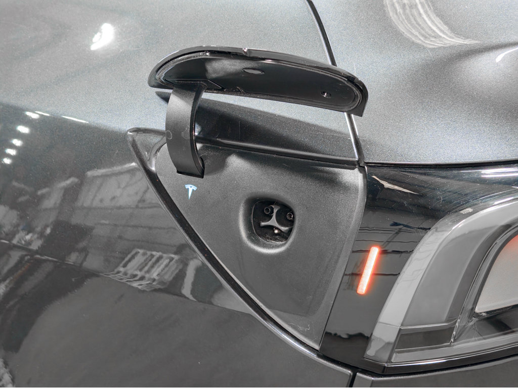 Used 2026 Tesla Model Y Long Range AWD/4WD image 5