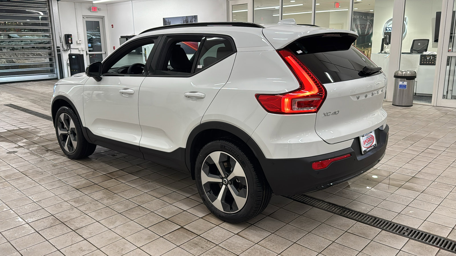 New 2026 Volvo XC40 B4 Plus w/ Climate Package FWD image 7
