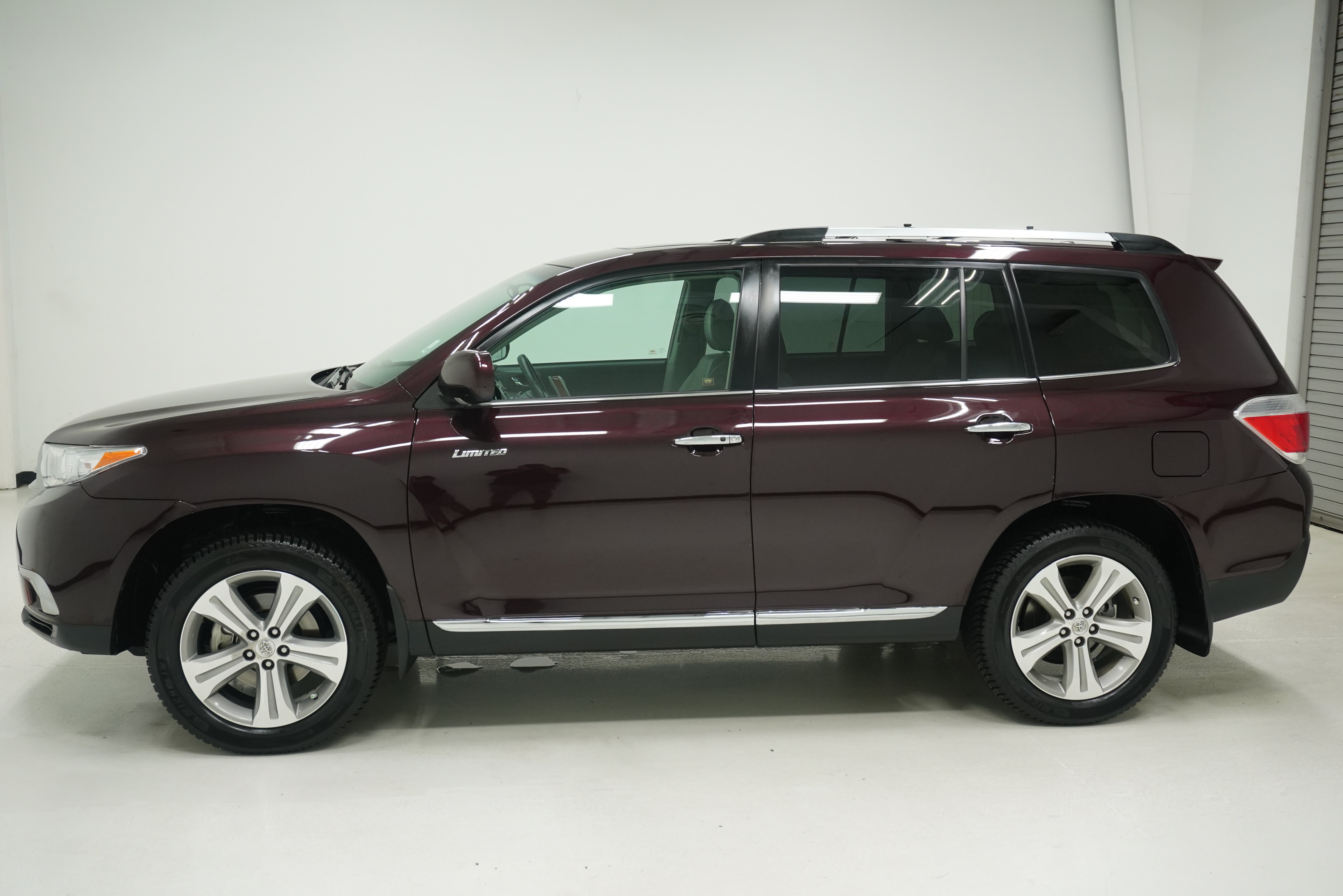 Used 2013 Toyota Highlander Limited FWD image 7