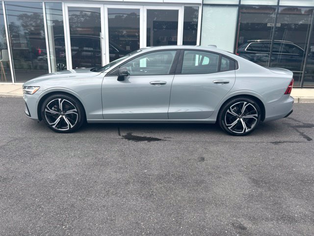 Used 2025 Volvo S60 B5 Plus AWD/4WD image 2
