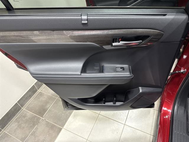 Used 2021 Toyota Highlander Limited image 19
