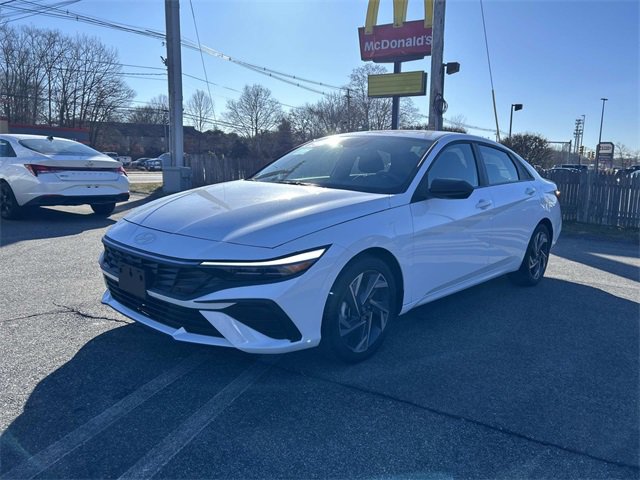 Used 2025 Hyundai Elantra Sport image 7