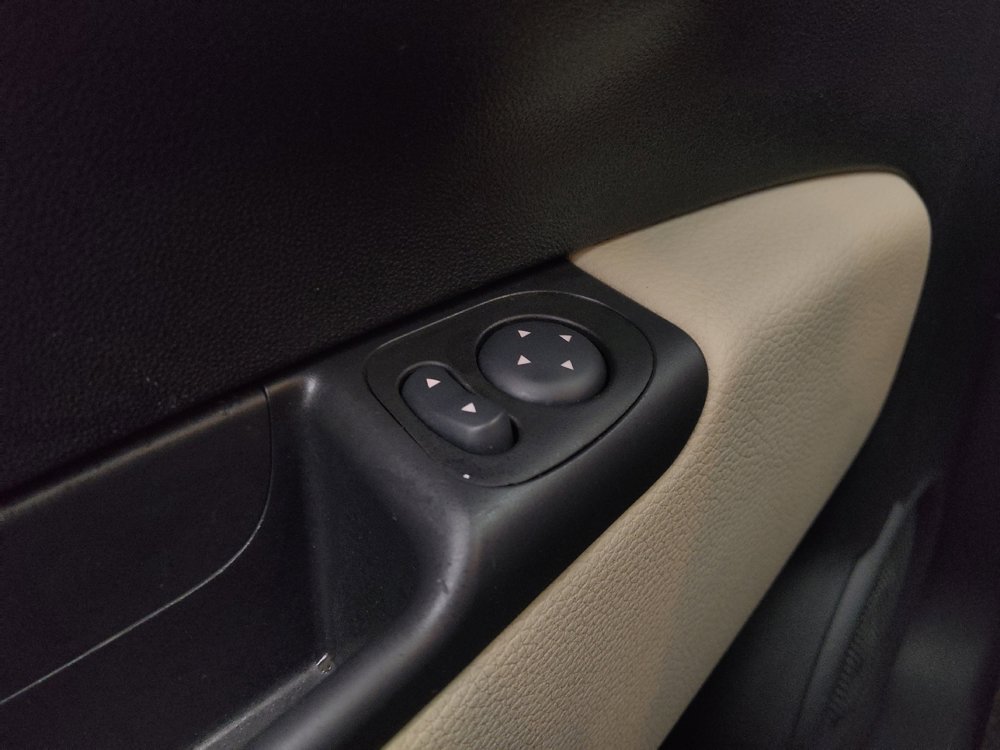 Used 2015 FIAT 500 Sport w/ Comfort/Convenience Group image 27