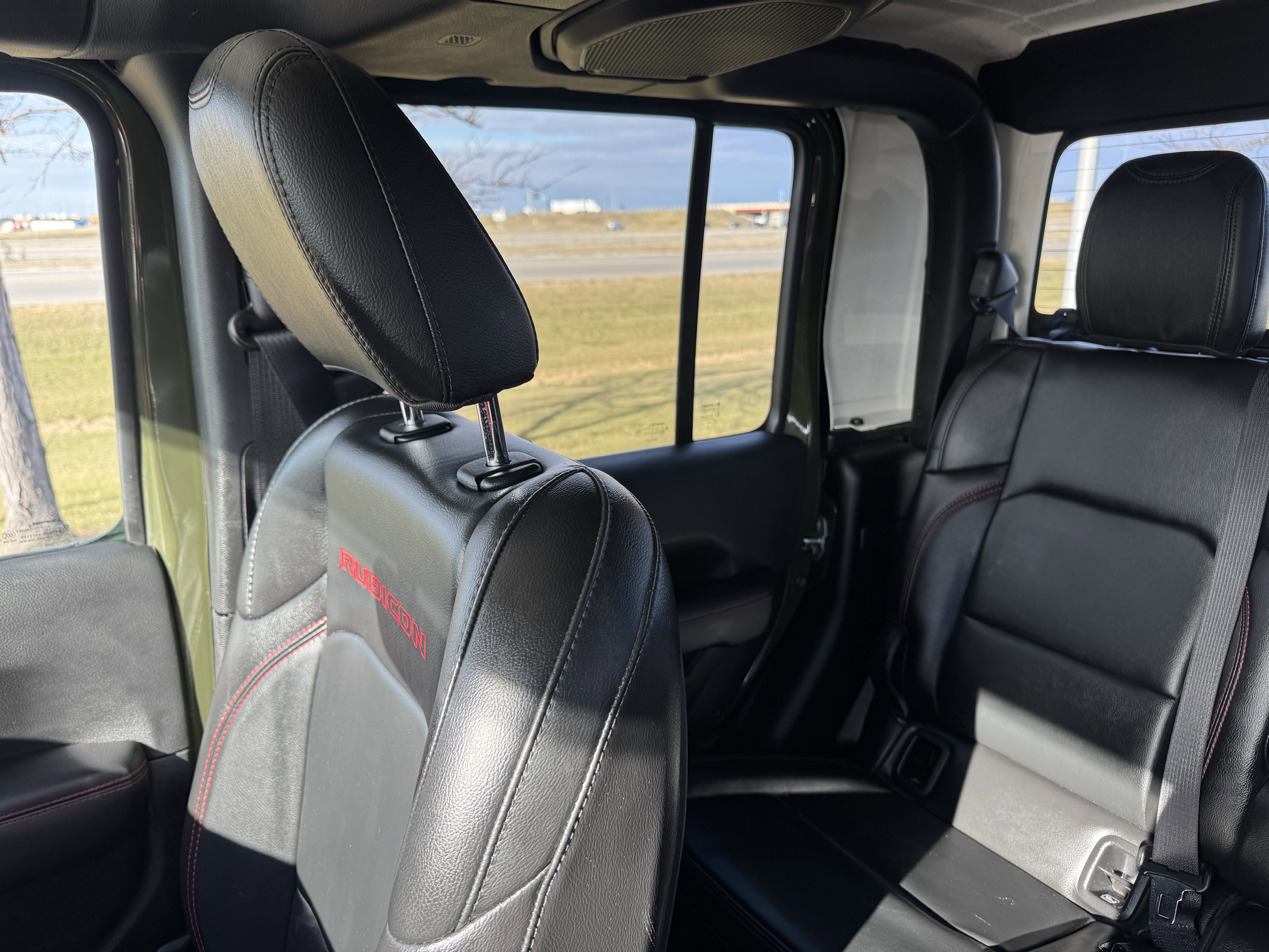 Used 2022 Jeep Gladiator Rubicon w/ Cold Weather Group image 12