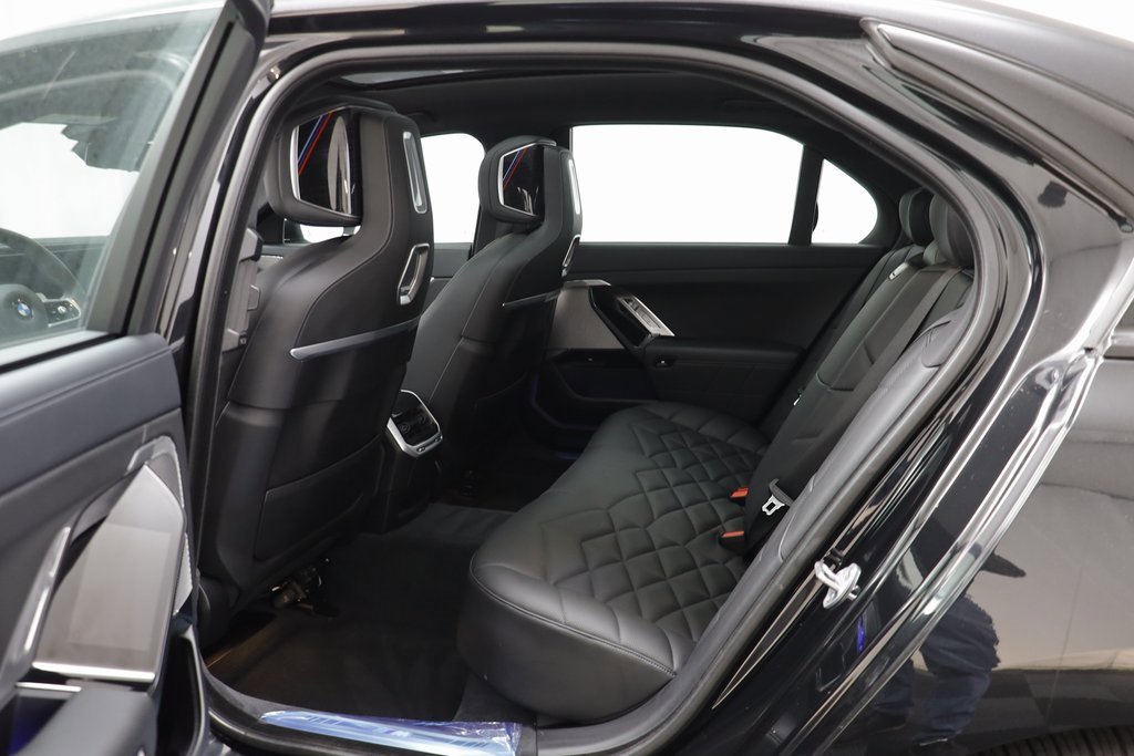 Certified 2025 BMW 740i xDrive w/ Premium Package image 14