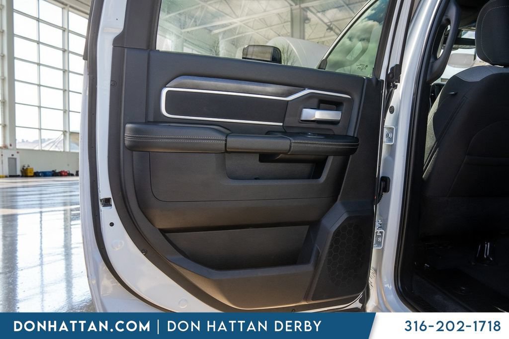 Used 2024 RAM 3500 Big Horn AWD/4WD image 23