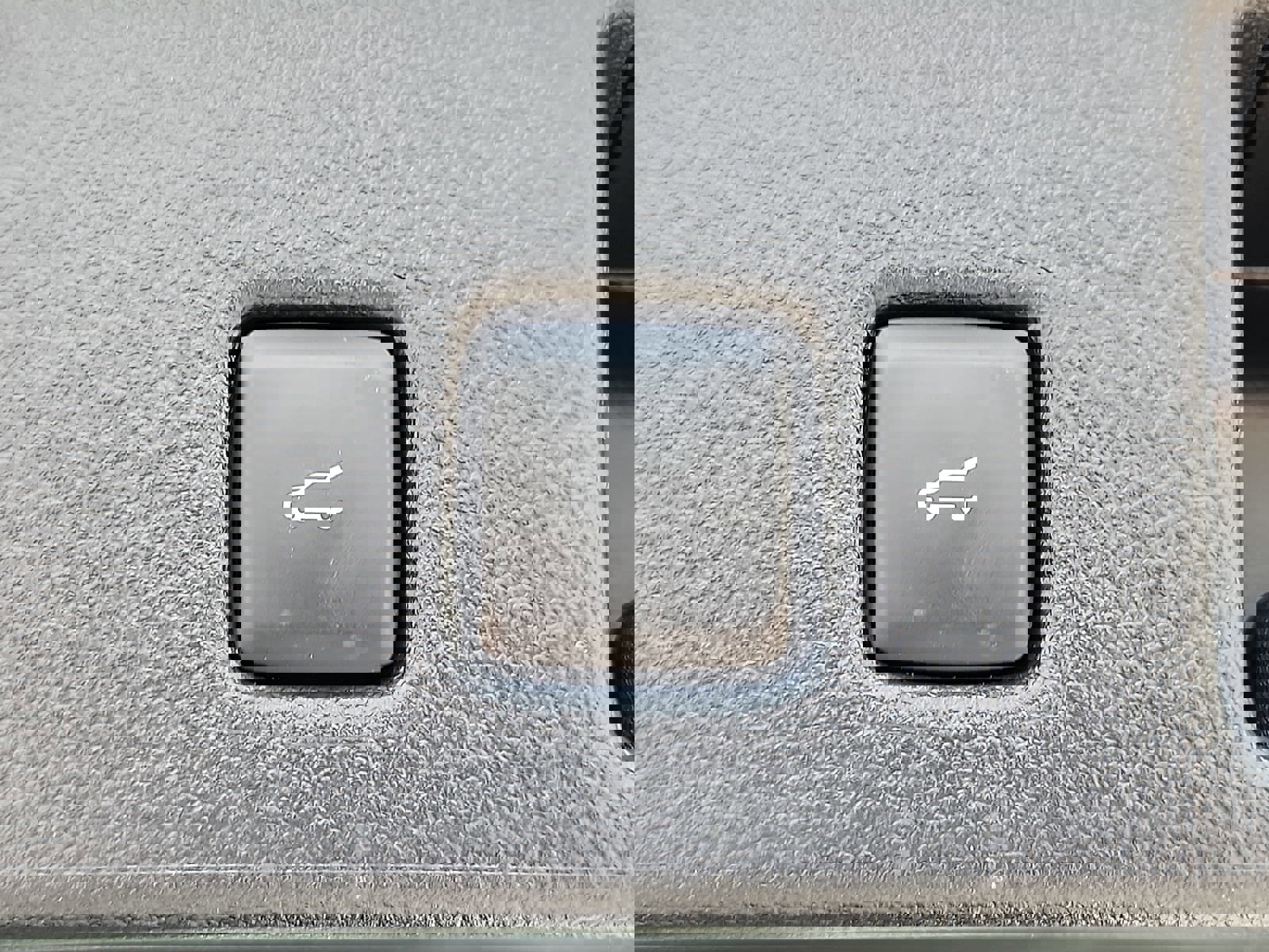 Certified 2025 Ford Escape SE image 30