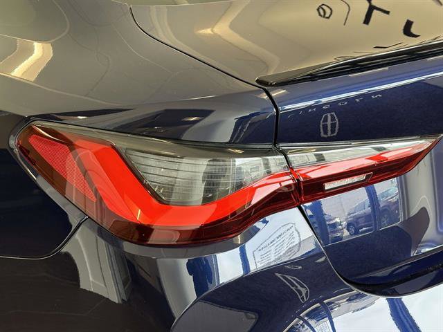 Used 2024 BMW M4 Competition w/ Executive Package image 8