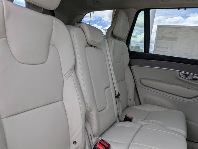 New 2026 Volvo XC90 T8 Ultra w/ Protection Package Premier AWD/4WD image 13