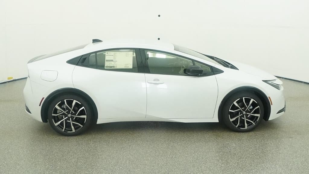 New 2027 Toyota Prius Plug-In Hybrid FWD image 11