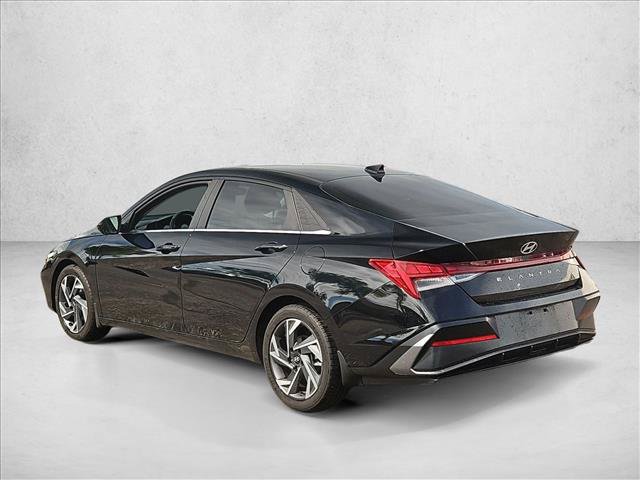 Used 2024 Hyundai Elantra SEL w/ Convenience Package FWD image 8