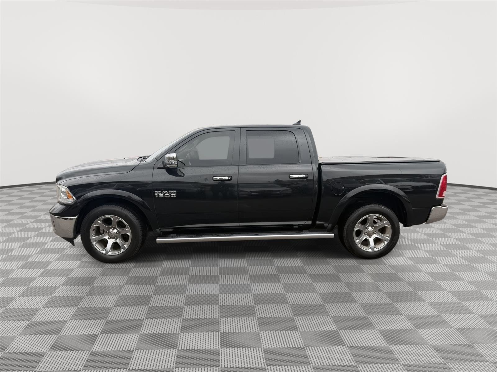 Used 2016 RAM 1500 Laramie w/ Convenience Group image 4