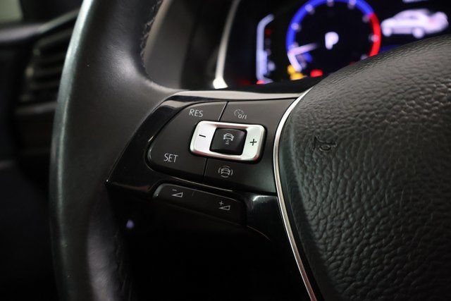 Used 2019 Volkswagen Jetta SEL w/ Cold Weather Package FWD image 16