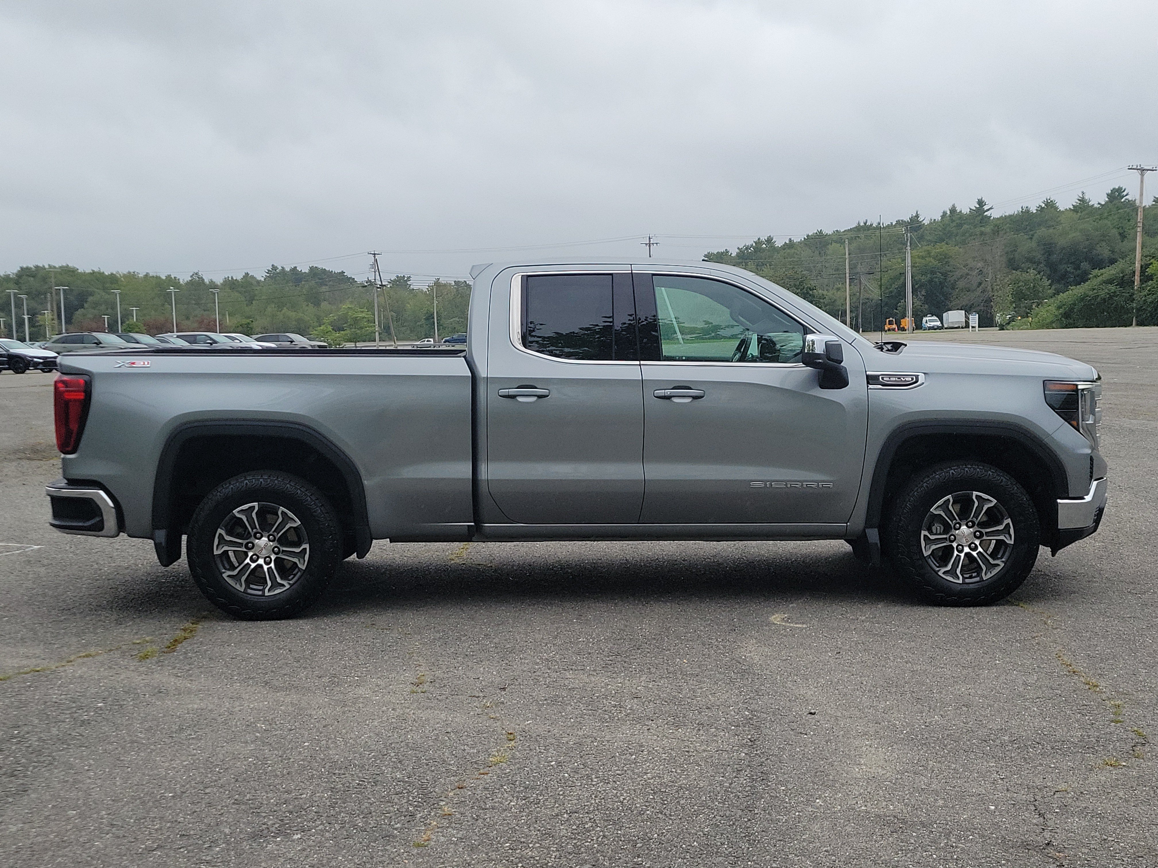 Used 2023 GMC Sierra 1500 SLE AWD/4WD image 4