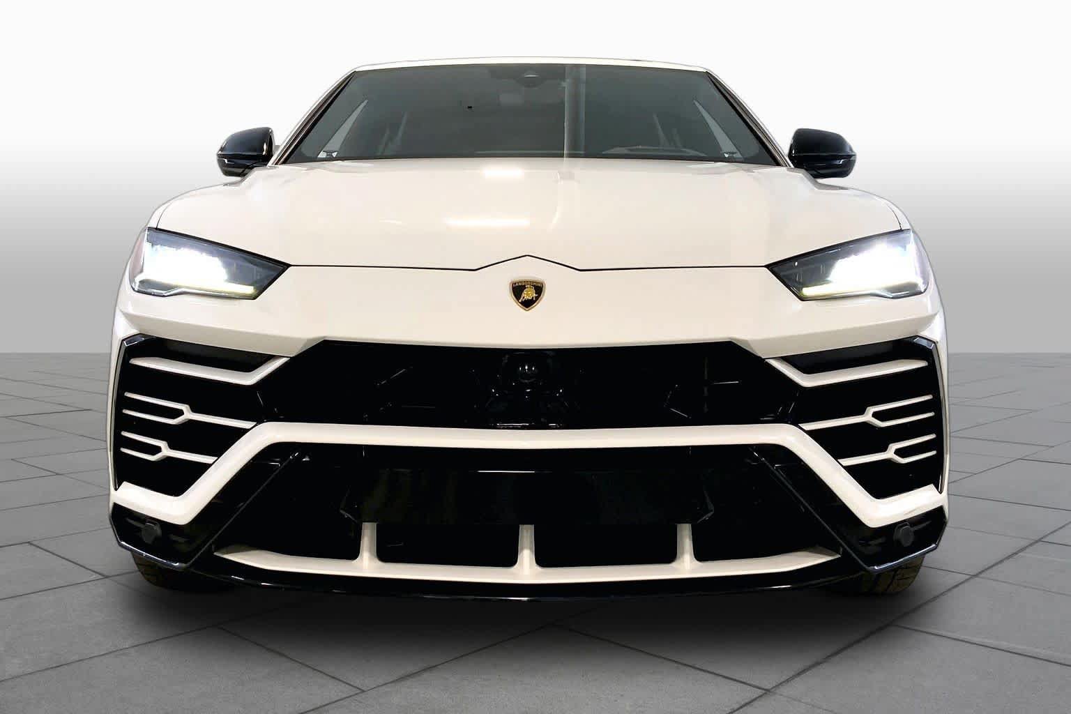 Used 2020 Lamborghini Urus AWD/4WD image 3