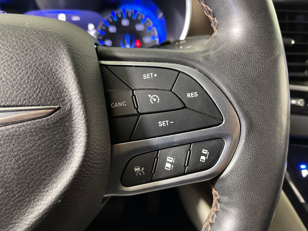 Used 2019 Chrysler Pacifica Touring-L Plus w/ Advanced Safetytec Group FWD image 29
