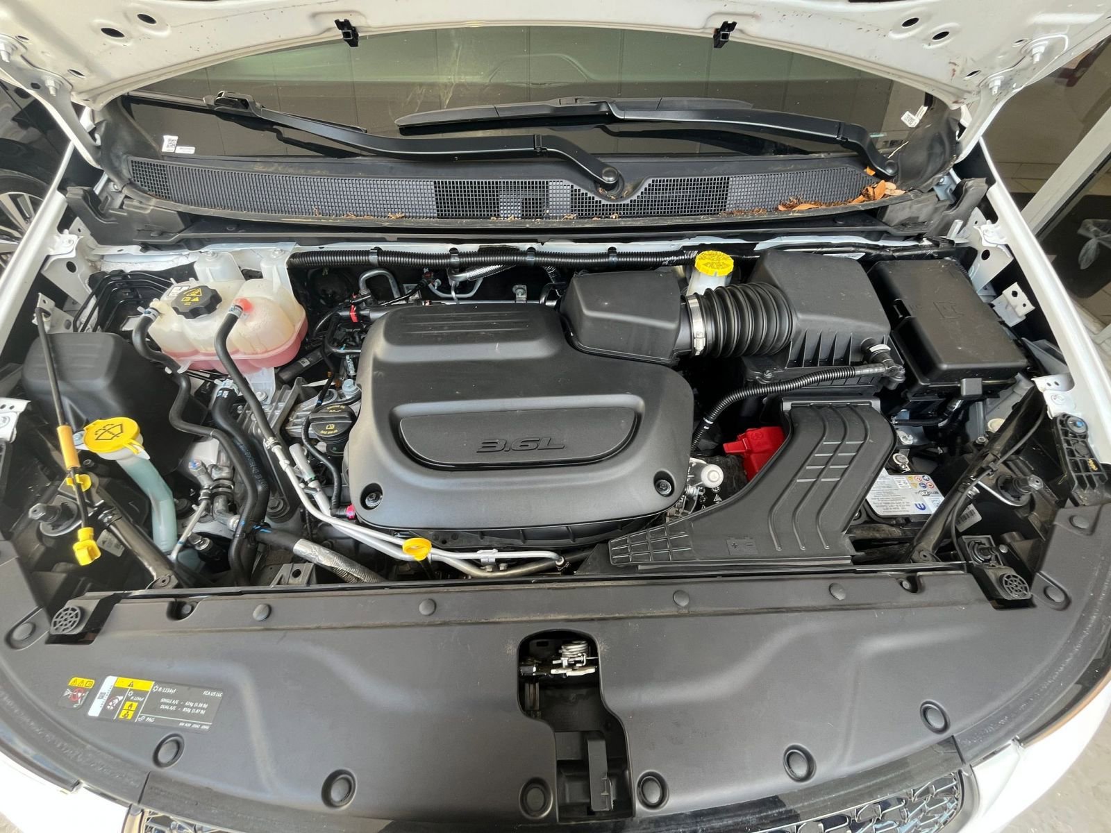 Used 2025 Chrysler Pacifica Limited FWD image 37