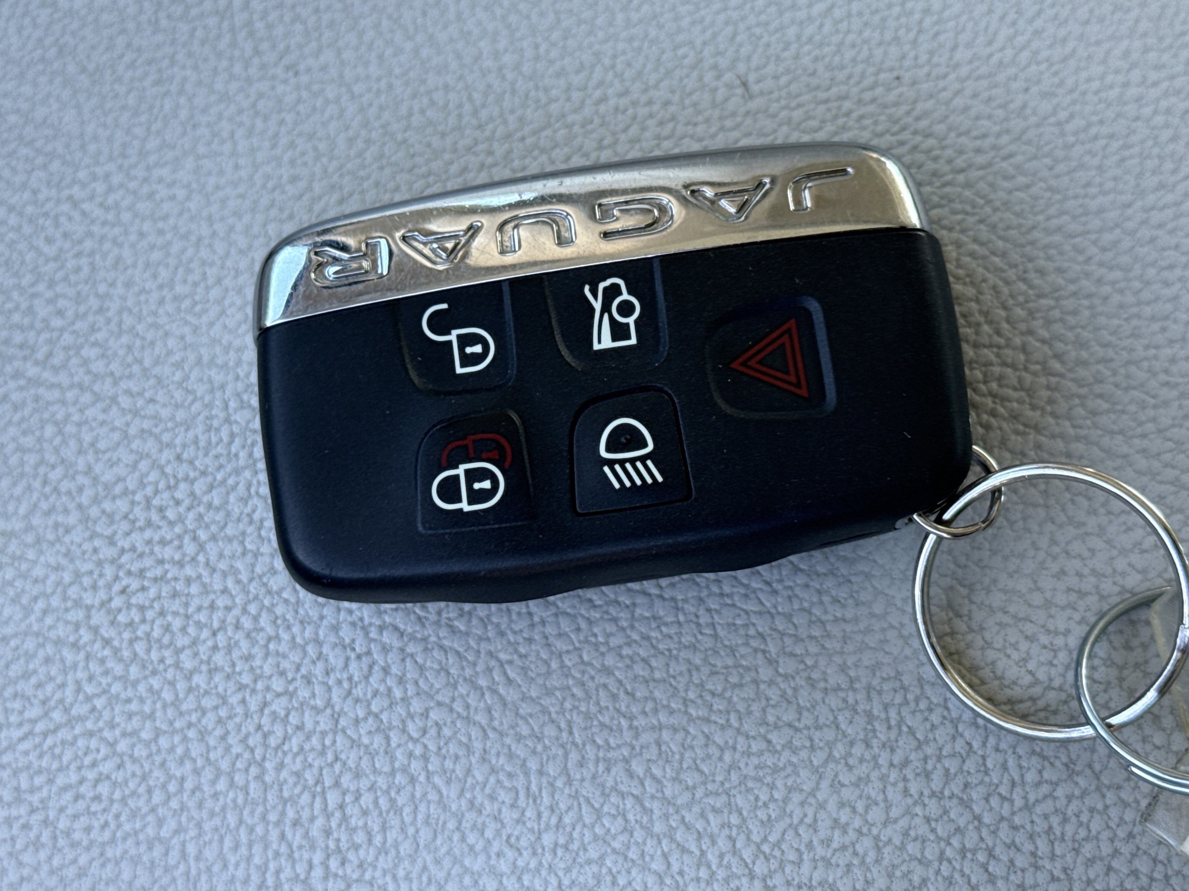 Used 2020 Jaguar XF Prestige image 34