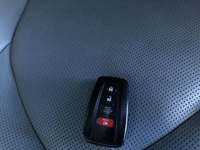 Certified 2021 Toyota Highlander Limited FWD image 32