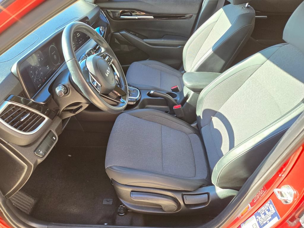 Used 2024 Kia Seltos X-Line AWD/4WD image 12