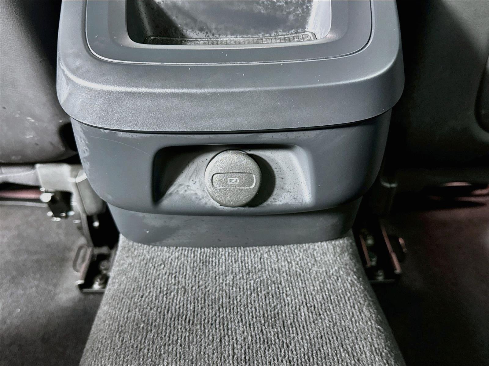 Used 2025 Volvo S60 B5 Plus FWD image 27