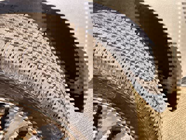 Used 2020 Kia Sedona LX image 23