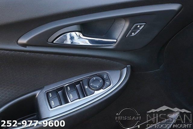 Used 2024 Chevrolet Malibu LT image 11