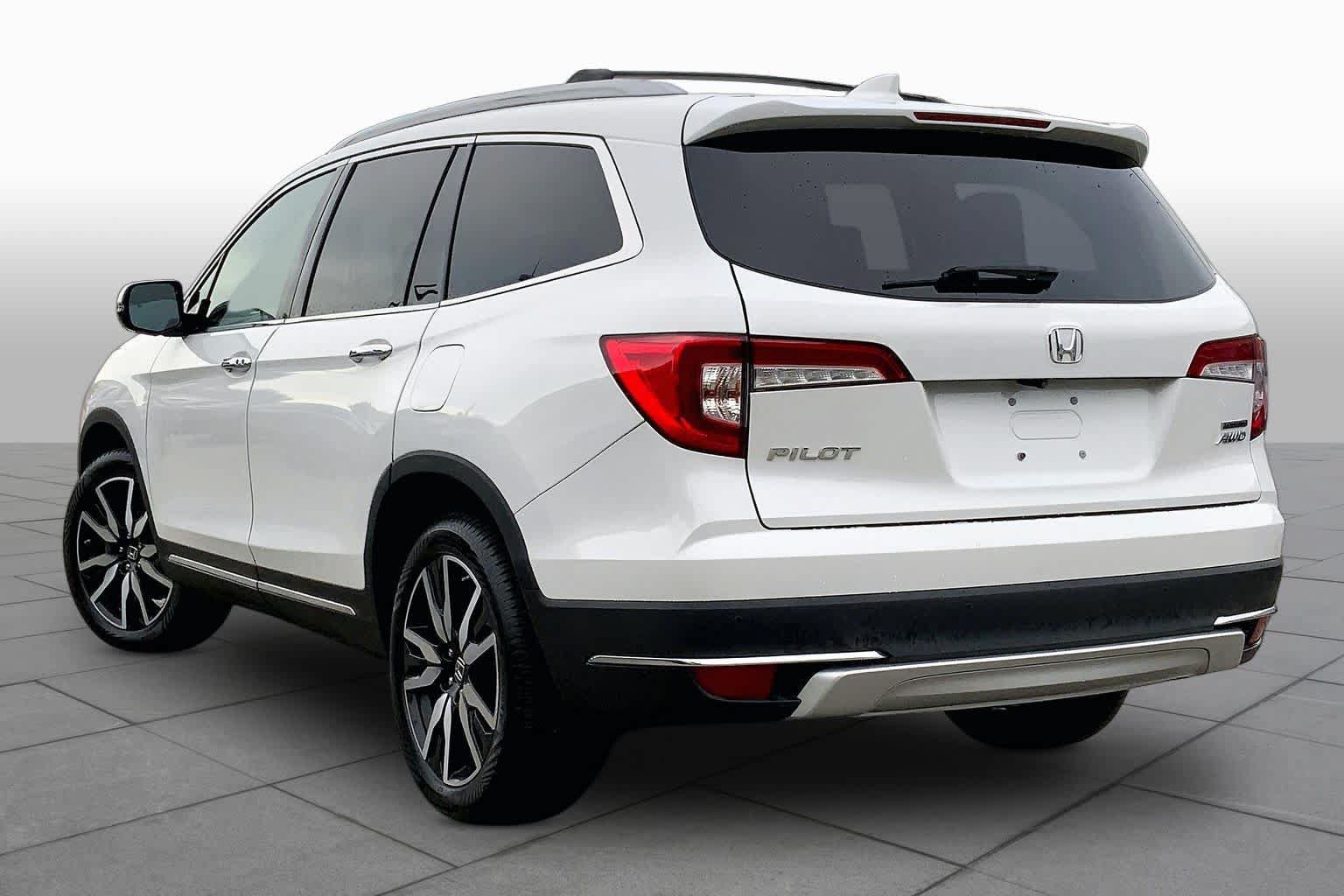 Certified 2020 Honda Pilot Touring image 12