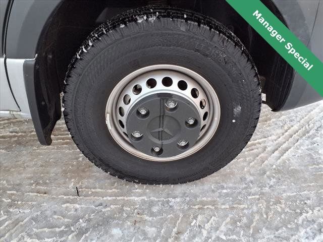 Used 2022 Mercedes-Benz Sprinter 3500 image 33