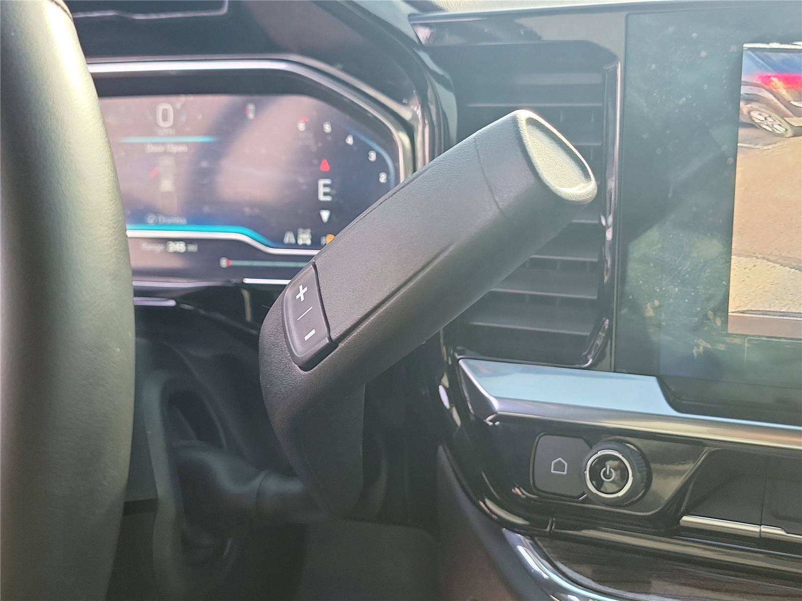 Used 2023 Chevrolet Silverado 1500 LT image 30