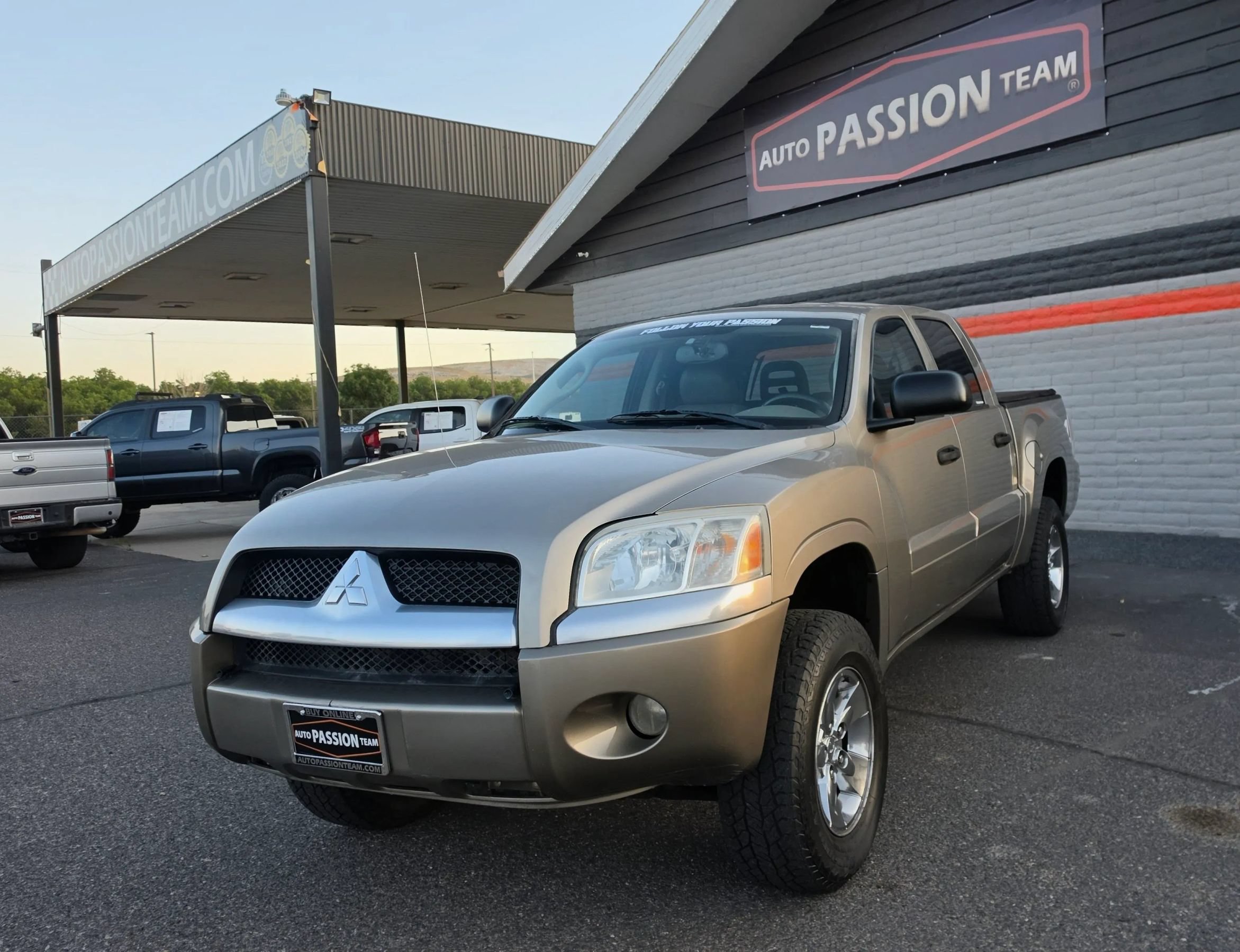 Used 2006 Mitsubishi Raider XLS
