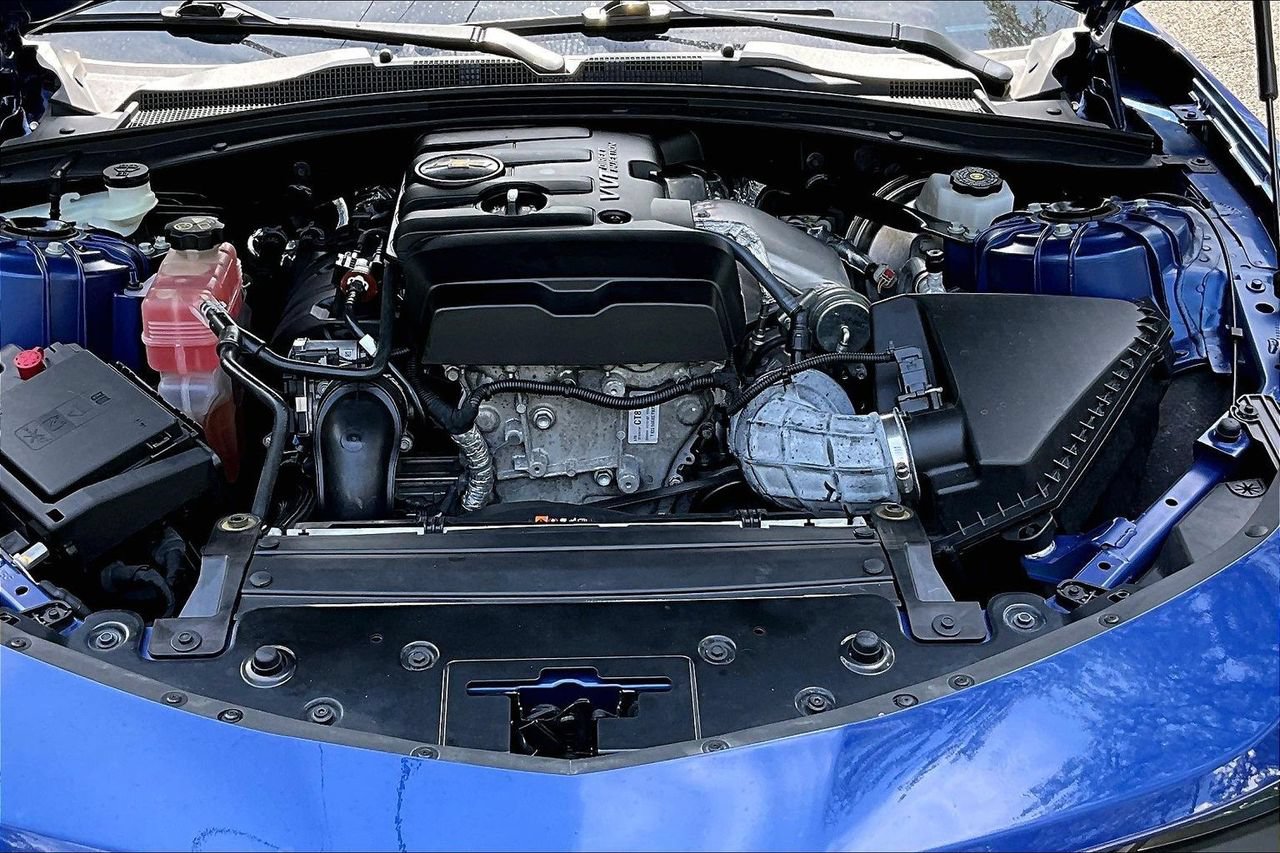 Used 2023 Chevrolet Camaro LT RWD image 26