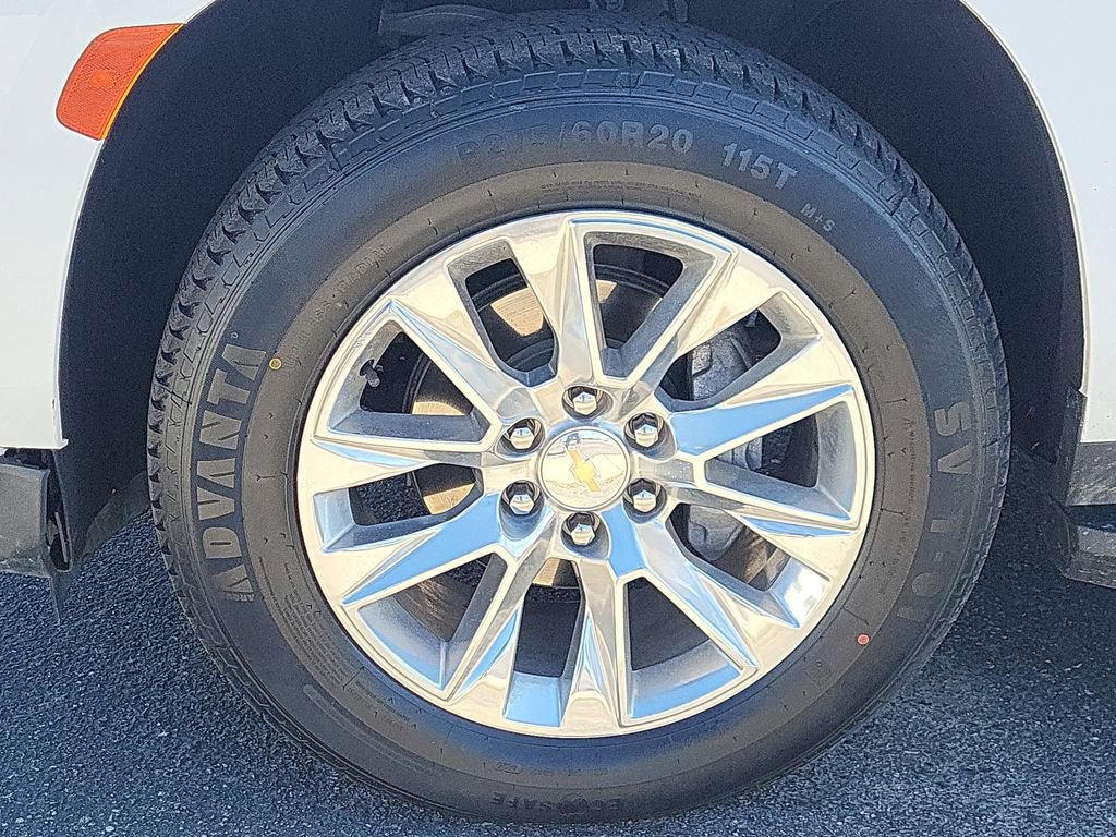 Used 2023 Chevrolet Suburban Premier image 17