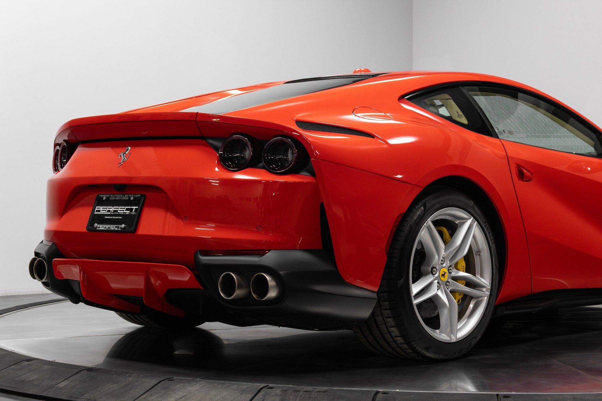 Used 2018 Ferrari 812 Superfast image 20