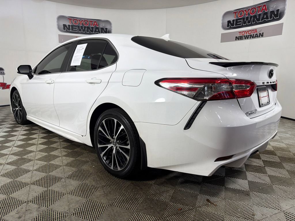 Used 2020 Toyota Camry SE FWD image 5