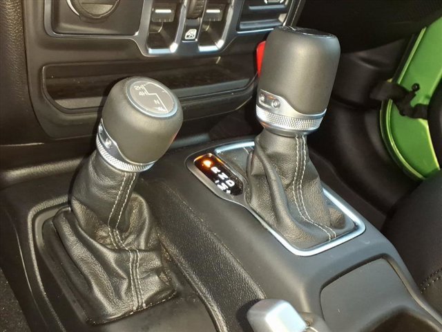 Used 2025 Jeep Gladiator Sport image 15