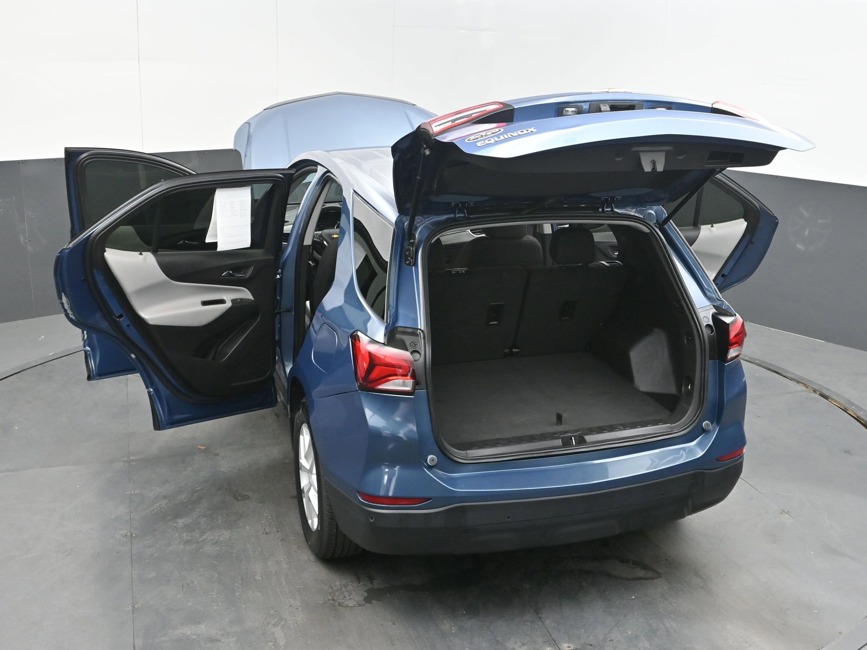 Used 2024 Chevrolet Equinox LS w/ LS Convenience Package FWD image 39
